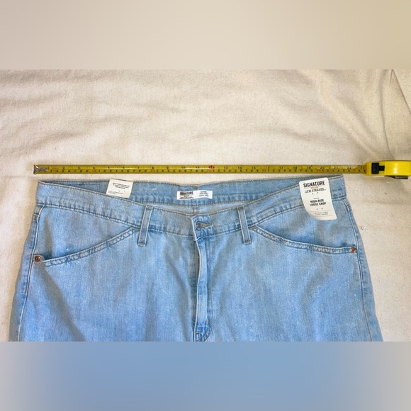 NWT LEVIS STRAUSS SIGNATURE HIGH RISE LOOSE CROP SIZE 22W - Picture 5 of 10